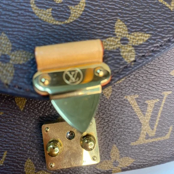 Louis Vuitton Micro Pochette Metis - Picture 10 of 12